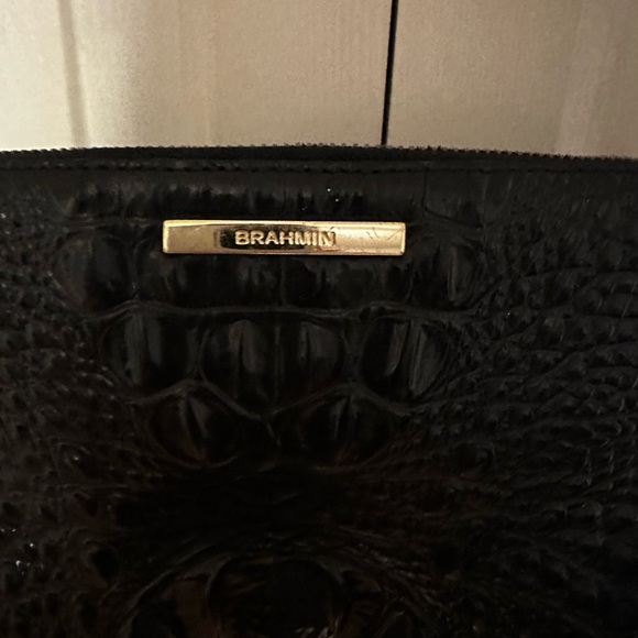 Brahmin crossbody in excellent condition! - Picture 2 of 7